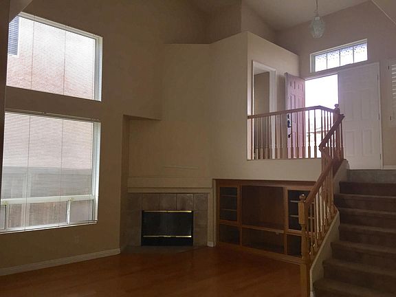 3rd image of 904 Pala Mesa Dr