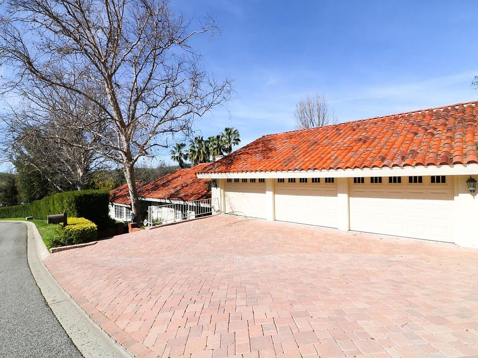 1st image of 4515 Valley Spring Dr