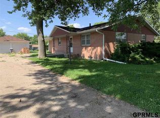 102 E P St, Weeping Water, NE 68463