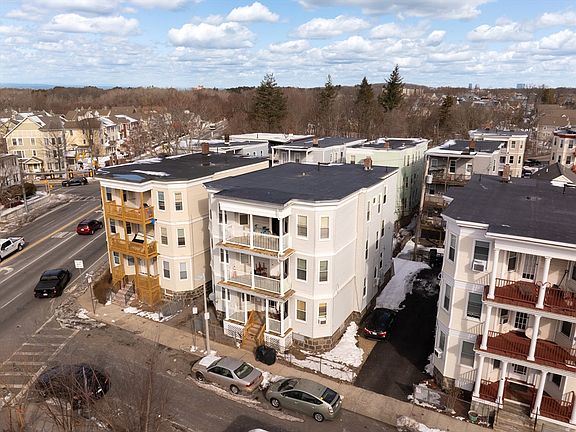 3rd image of 55 Wilcock St