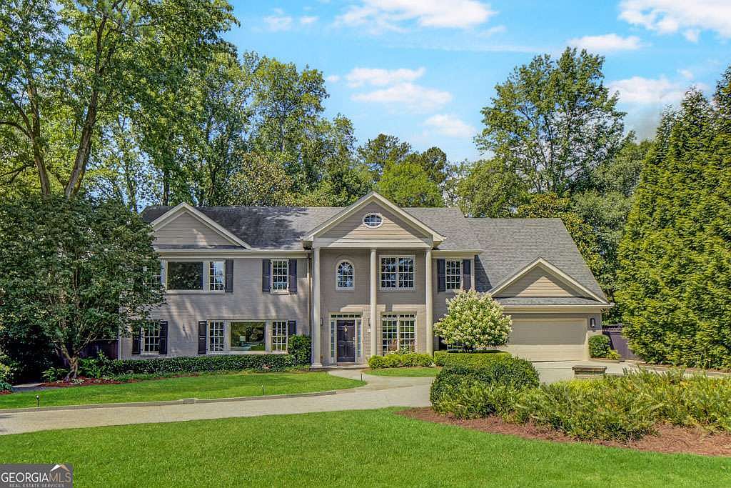 4174 Powers Ferry Rd NW