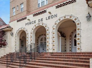4555 Main St APT 202, Kansas City, MO 64111