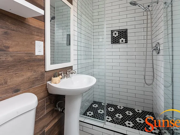 1835 Crandall Dr — Photo 18