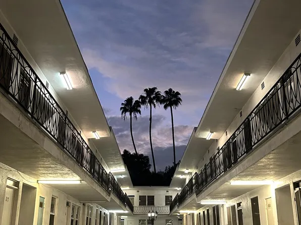 Sycamore Garden, 1737 N Sycamore Ave APT 215, Los Angeles, CA 90028