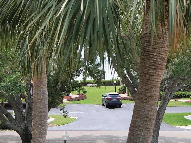 6472 Seagull Dr #306 — Photo 37