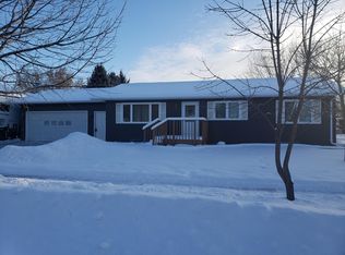 1407 Portland Dr, Bismarck, ND 58504