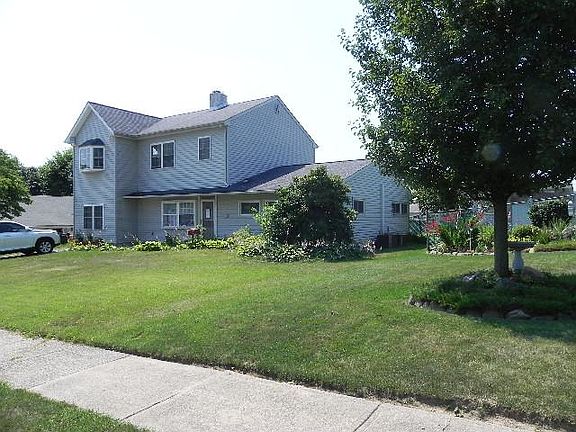 2nd image of 83 Black Pine Ln