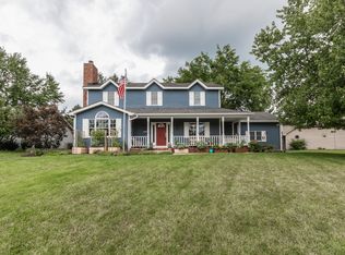 420 Oakbrook Dr, Columbus, IN 47201