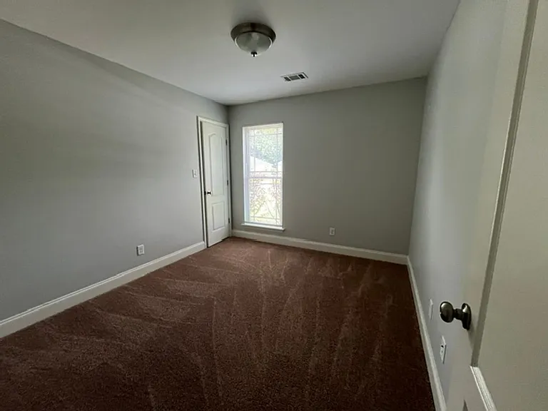 120 Laurelwood Ct — Photo 8