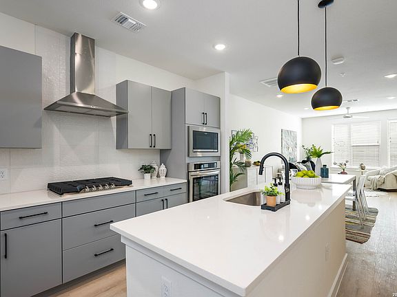 2nd image of 719 E Locust #4102