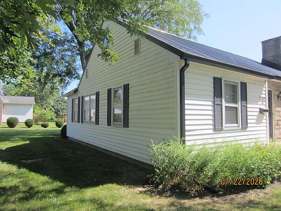 5th image of 1102 W Jeffras Ave