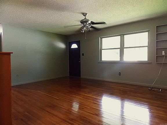 4th image of 516 Jefferson St