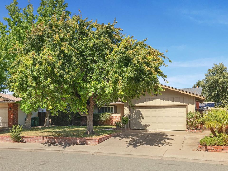 1st image of 8410 Roxburgh Way