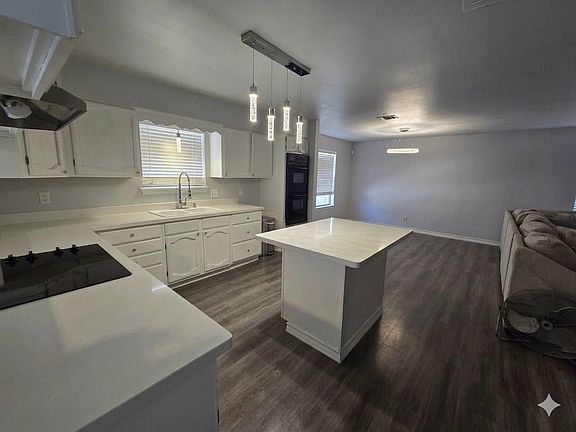 5th image of 108 Delaware St