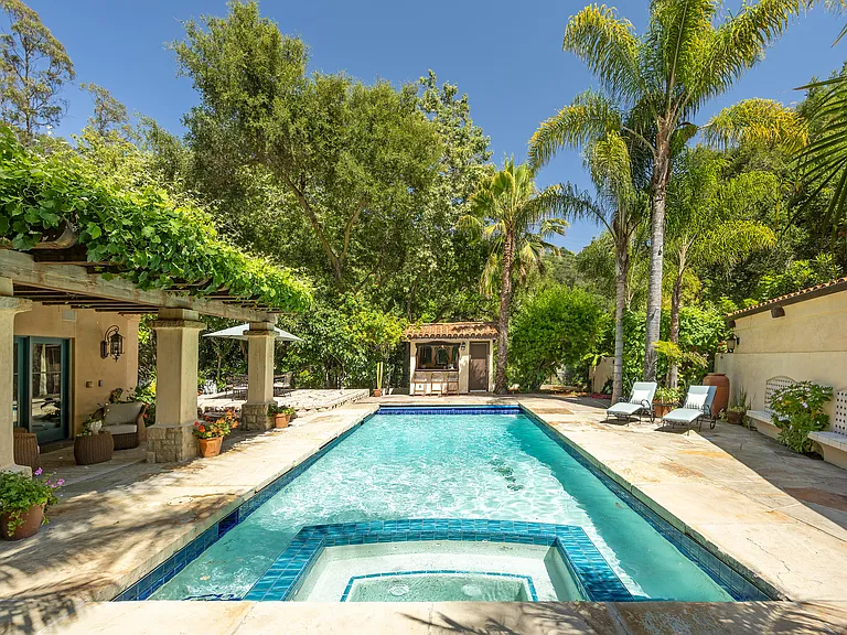 1493 Sycamore Canyon Rd — Photo 6