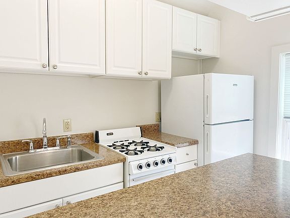 4th image of 3706 Jones St APT 10