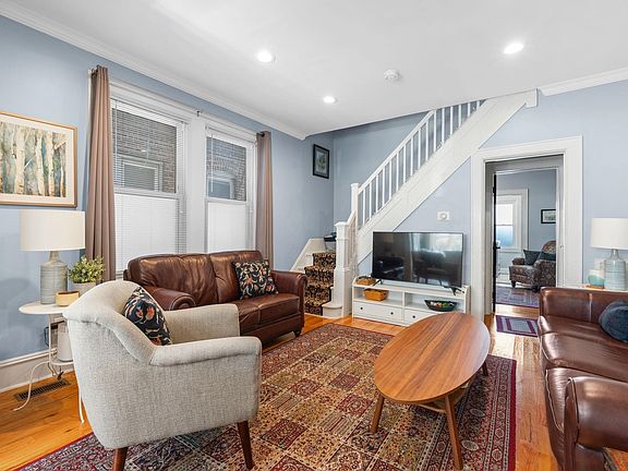 5th image of 2811 Summit Ave #2