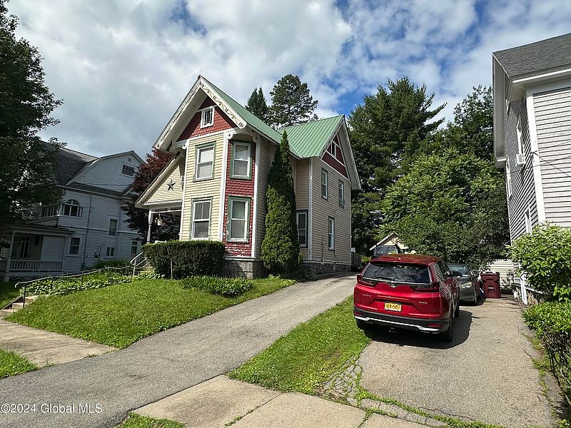 2nd image of 269 N Kingsboro Avenue