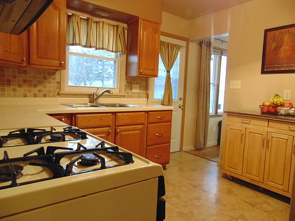 3rd image of 1003 Barthelme Ave