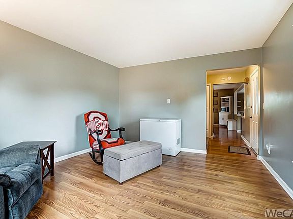 5th image of 147 Elm St