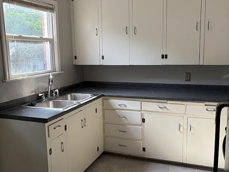 2536 E 2nd St — Photo 5