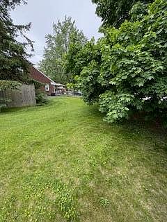 3rd image of 18598 Henry St