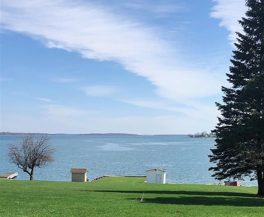 2nd image of 294 Otter Pt