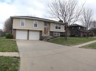 6016 SW 23rd St, Topeka, KS 66614