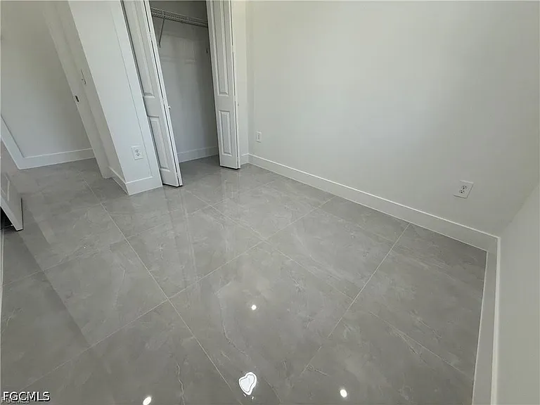 207 W 15th St — Photo 21
