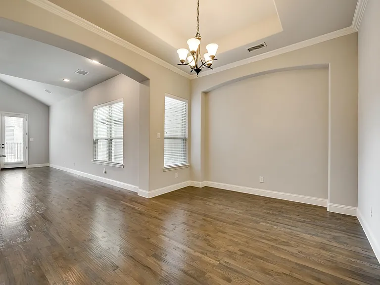 923 Whitehall Dr — Photo 6