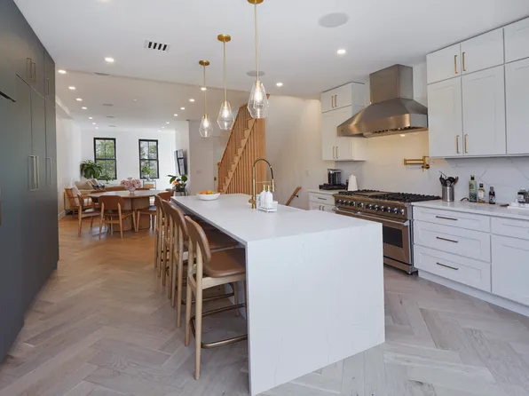 689 Mac Donough Street image 1 of 13