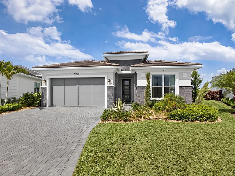 10109 Driftwood Way — Photo 3