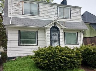 250 Chalmers St, Detroit, MI 48215
