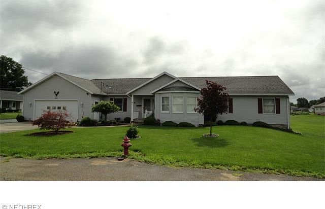 1st image of 1081 Jefferson St SE