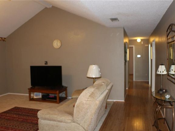 4th image of 7030 Stetter Dr