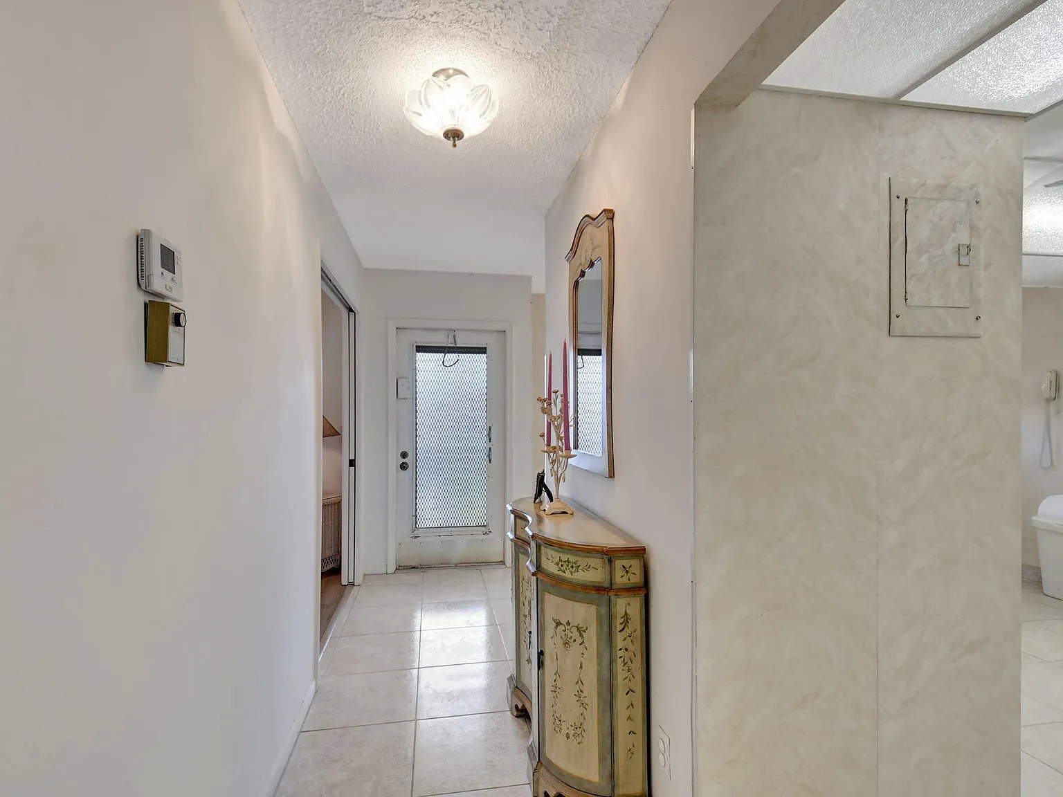 2 bed, 2.0 bath, 1335 sqft, $3,000 — Photo 3