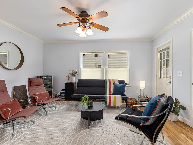 46 Caroline Pl NE — Photo 3