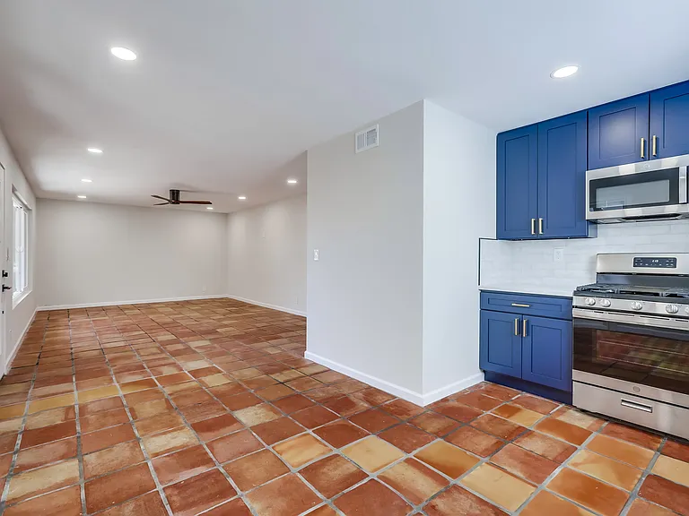 205 W Escalones #B — Photo 12