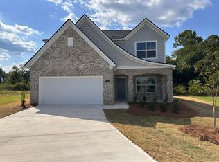 359 Black Oak Dr, Smiths Station, AL 36877