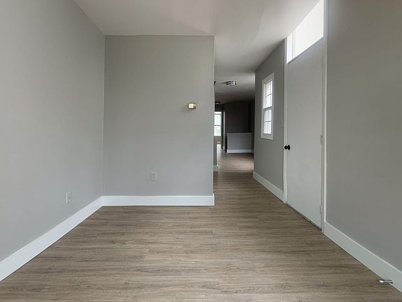 4th image of 1948 Sidney St APT B