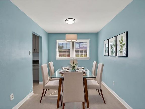 3rd image of 444 Cronin Rd