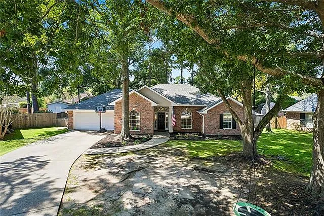 3 bed, 2.0 bath, 1803 sqft, $2,250 — Photo 2