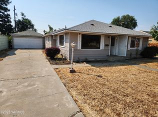 516 W 3rd Ave, Toppenish, WA 98948