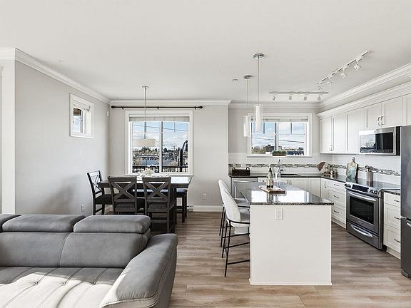 5th image of 11862 226th St #305