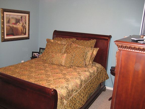 Spacious master bedroom with walkin closet