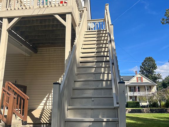 3rd image of 288 Oak Ave #2