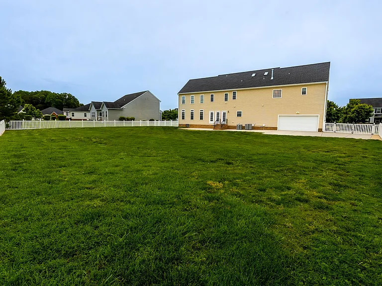 12306 Declaration Ave — Photo 10