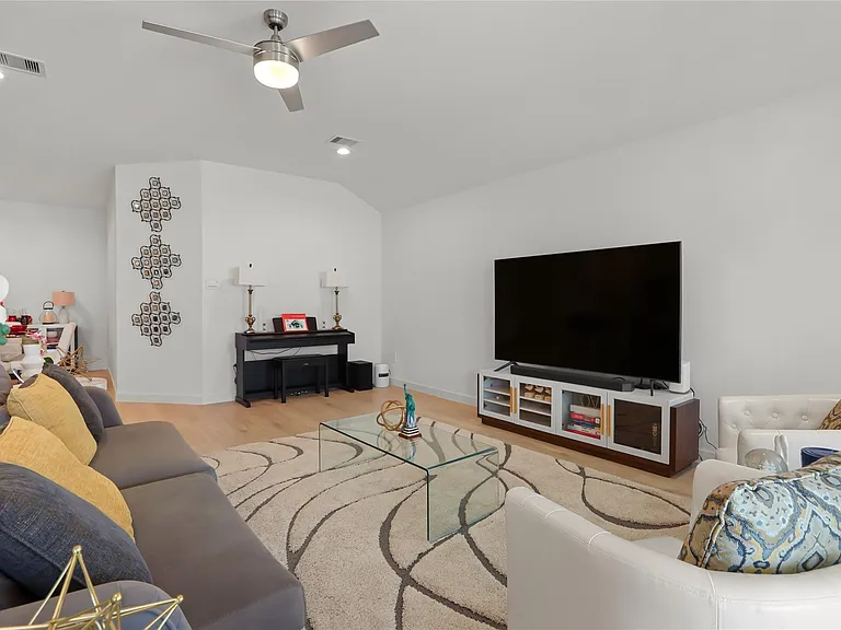 2908 Misty Elm Ln — Photo 11