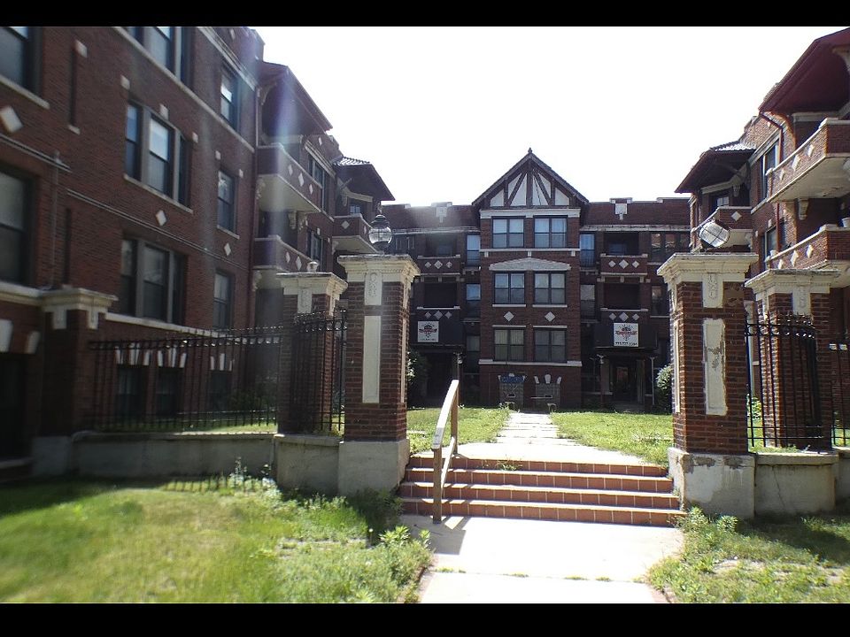 1st image of 5736 S King Dr #2F