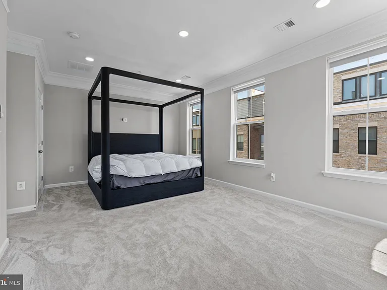 515 Riversail Ln — Photo 11